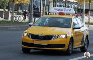 Skoda Octavia брендирование Яндекс такси для Архангельска