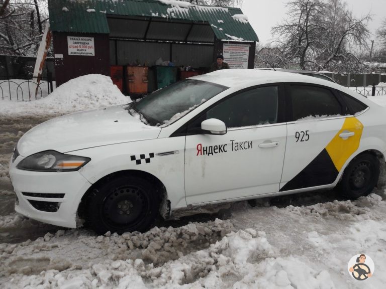 Ford Focus брендрование Яндекс такси для Брянске