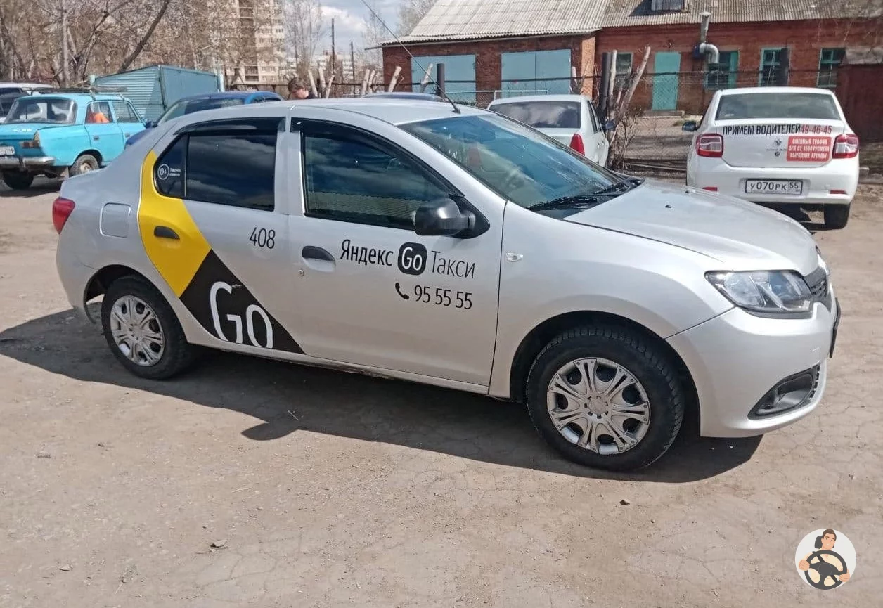 Работа водителем Яндекс Такси на автомобиле Рено Сандеро