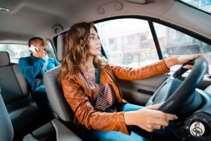 Специальная партнёрская программа для девушек таксистов