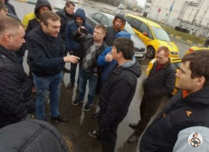 Алма-Ата забастовка таксистов