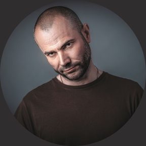 black and white masculine circle text linktree profile